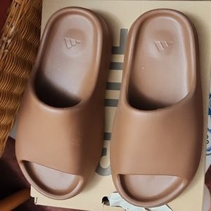 Brown yeezy slides